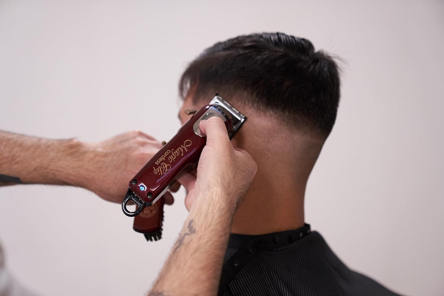 Wahl 5 Star Cordless Magic Clip, Professional Hair Clippers, Pro Haircutting Kit, Clippers for Blunt Cuts, Adjustable Taper Lever, Crunch Blade, Cordless, Lightweight, Barbers Supplies
