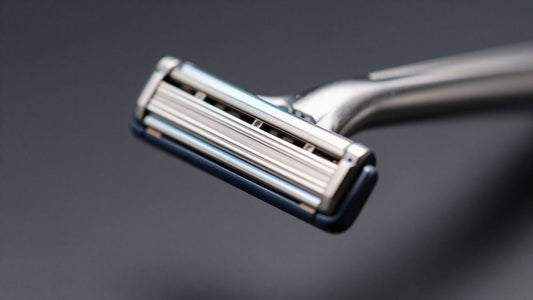 Astra Superior Platinum double edge razor blade.