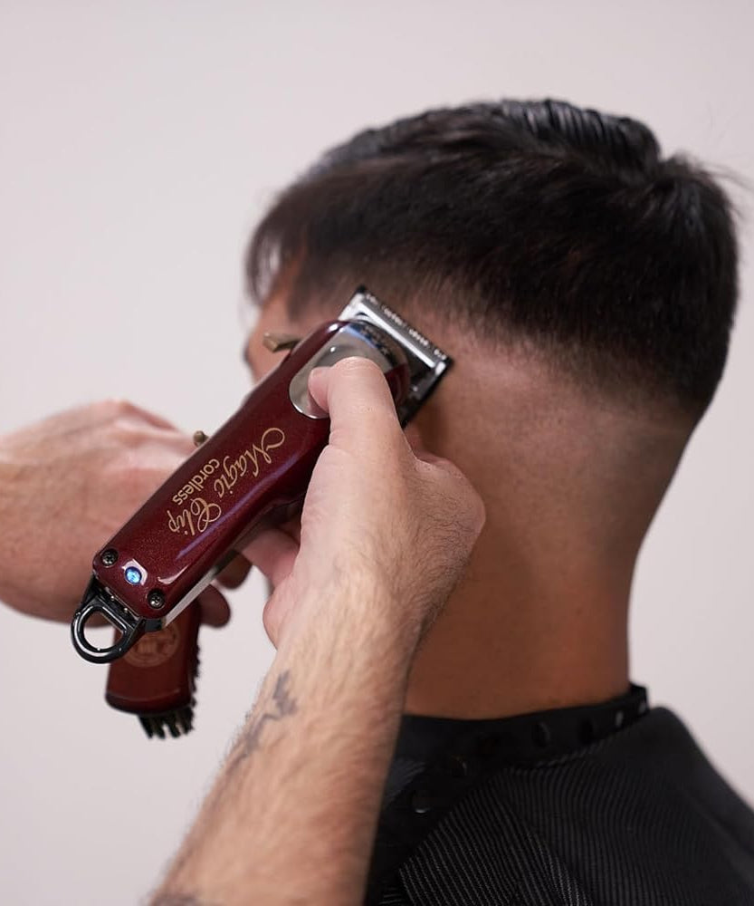 Wahl 5 Star Cordless Magic Clip, Professional Hair Clippers, Pro Haircutting Kit, Clippers for Blunt Cuts, Adjustable Taper Lever, Crunch Blade, Cordless, Lightweight, Barbers Supplies