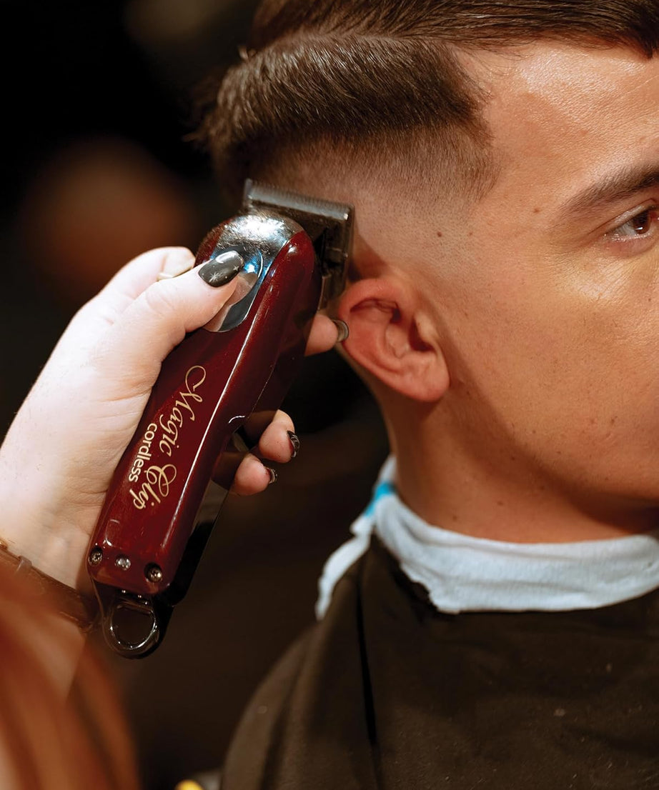 Wahl 5 Star Cordless Magic Clip, Professional Hair Clippers, Pro Haircutting Kit, Clippers for Blunt Cuts, Adjustable Taper Lever, Crunch Blade, Cordless, Lightweight, Barbers Supplies
